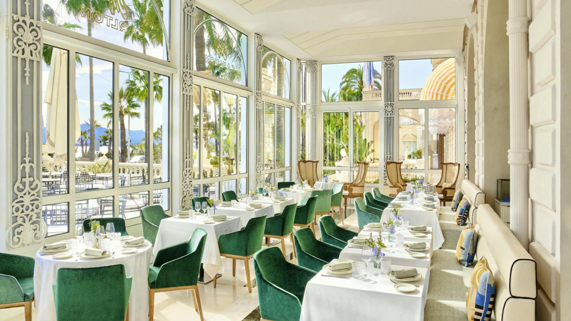 Riviera restaurant 1600x900